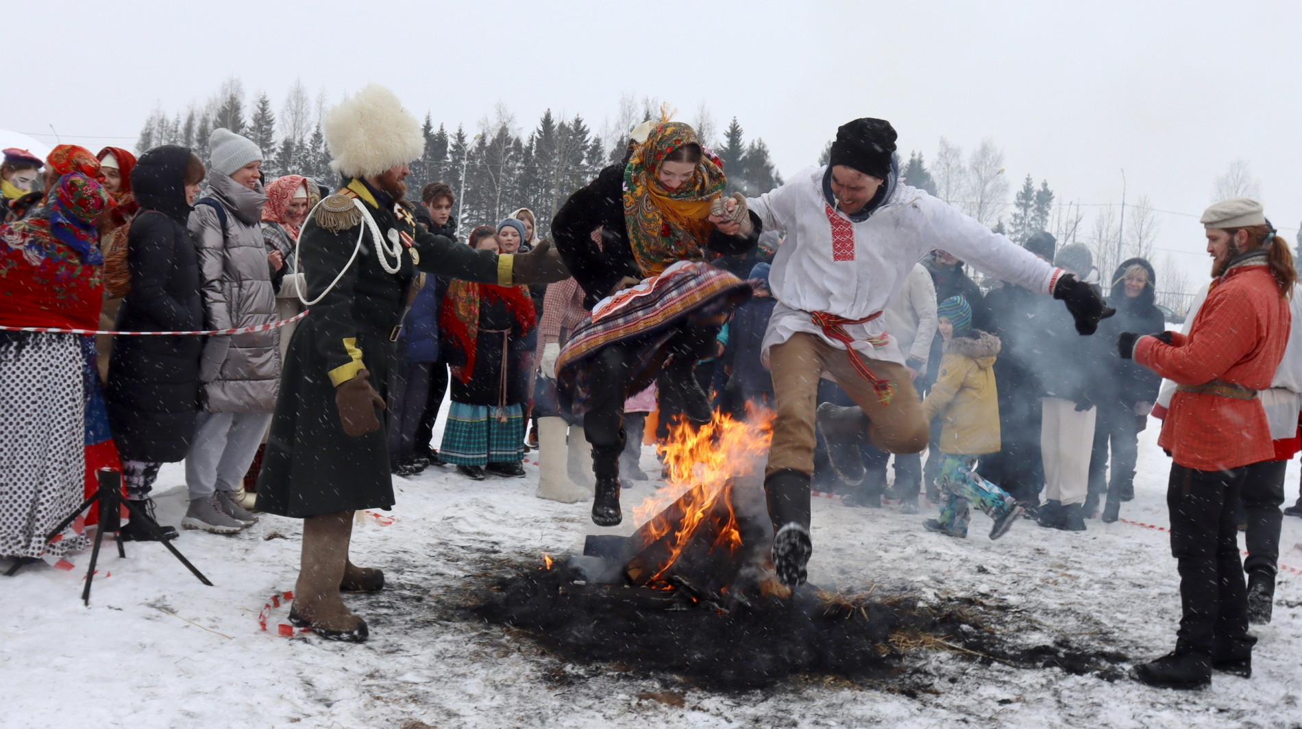 Масленица в семенково вологда. Масленица. Масленица фото. Карусель на Масленицу. Семенково.